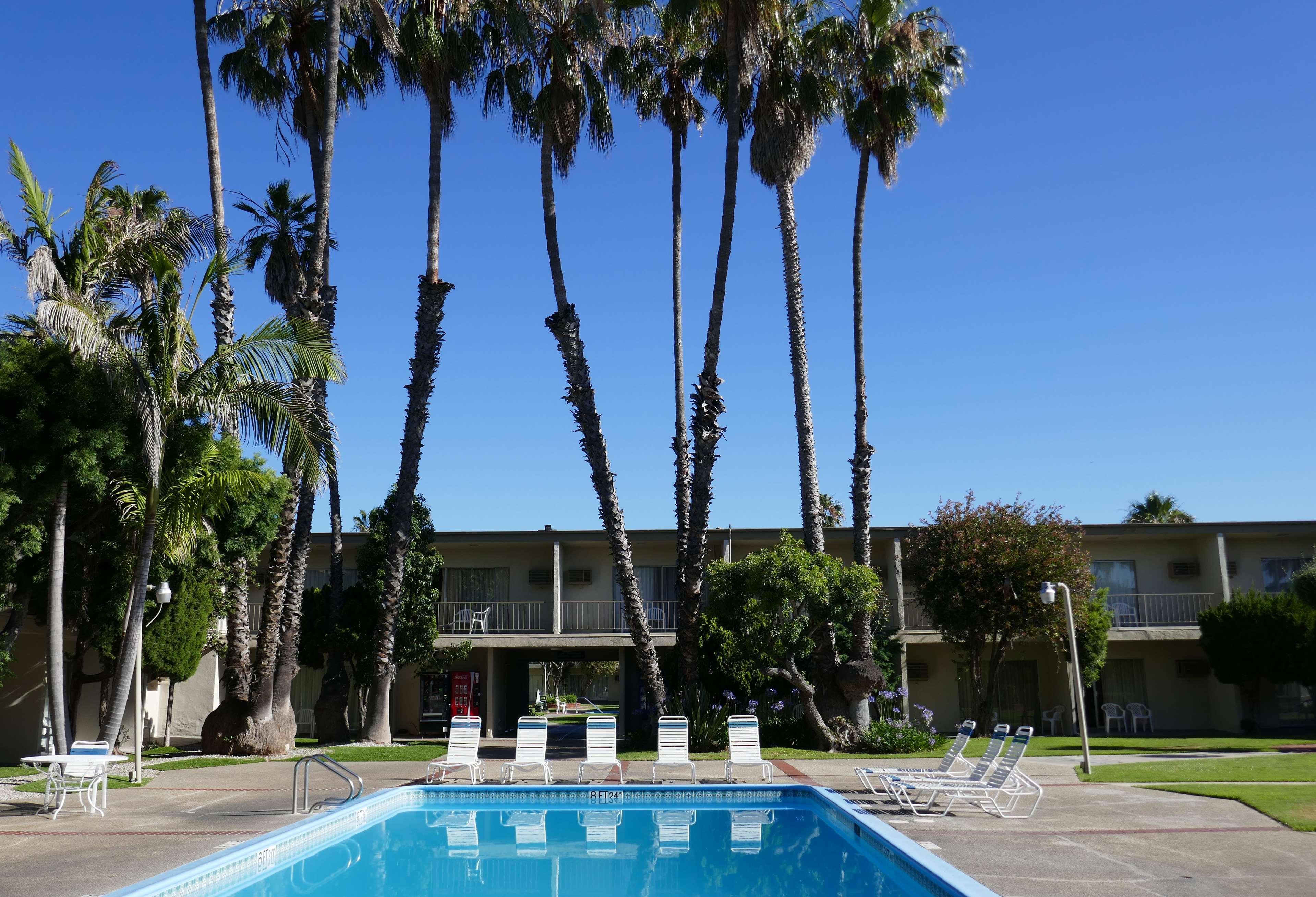 Best Western Golden Sails Hotel Long Beach Exterior photo