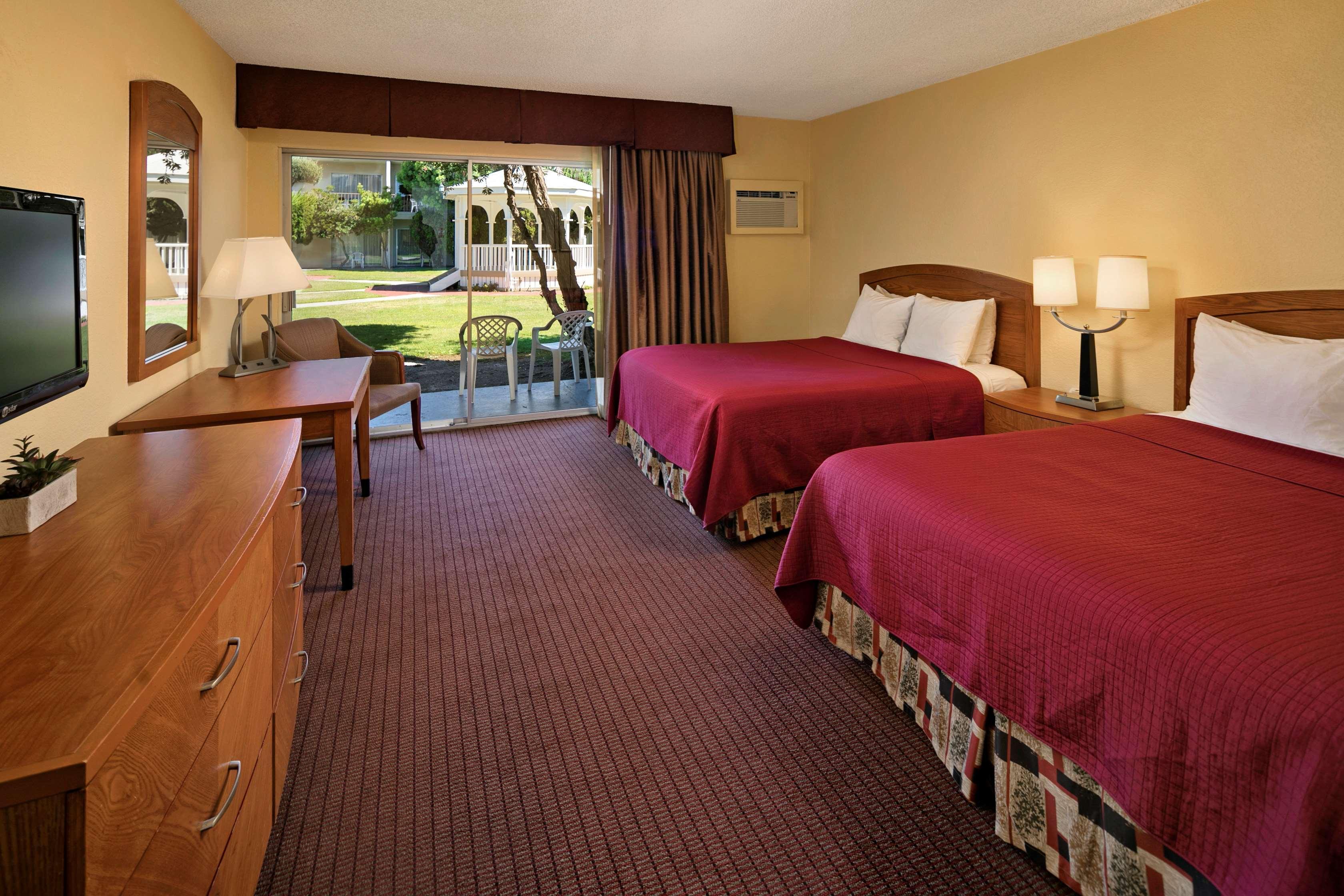 Best Western Golden Sails Hotel Long Beach Exterior photo