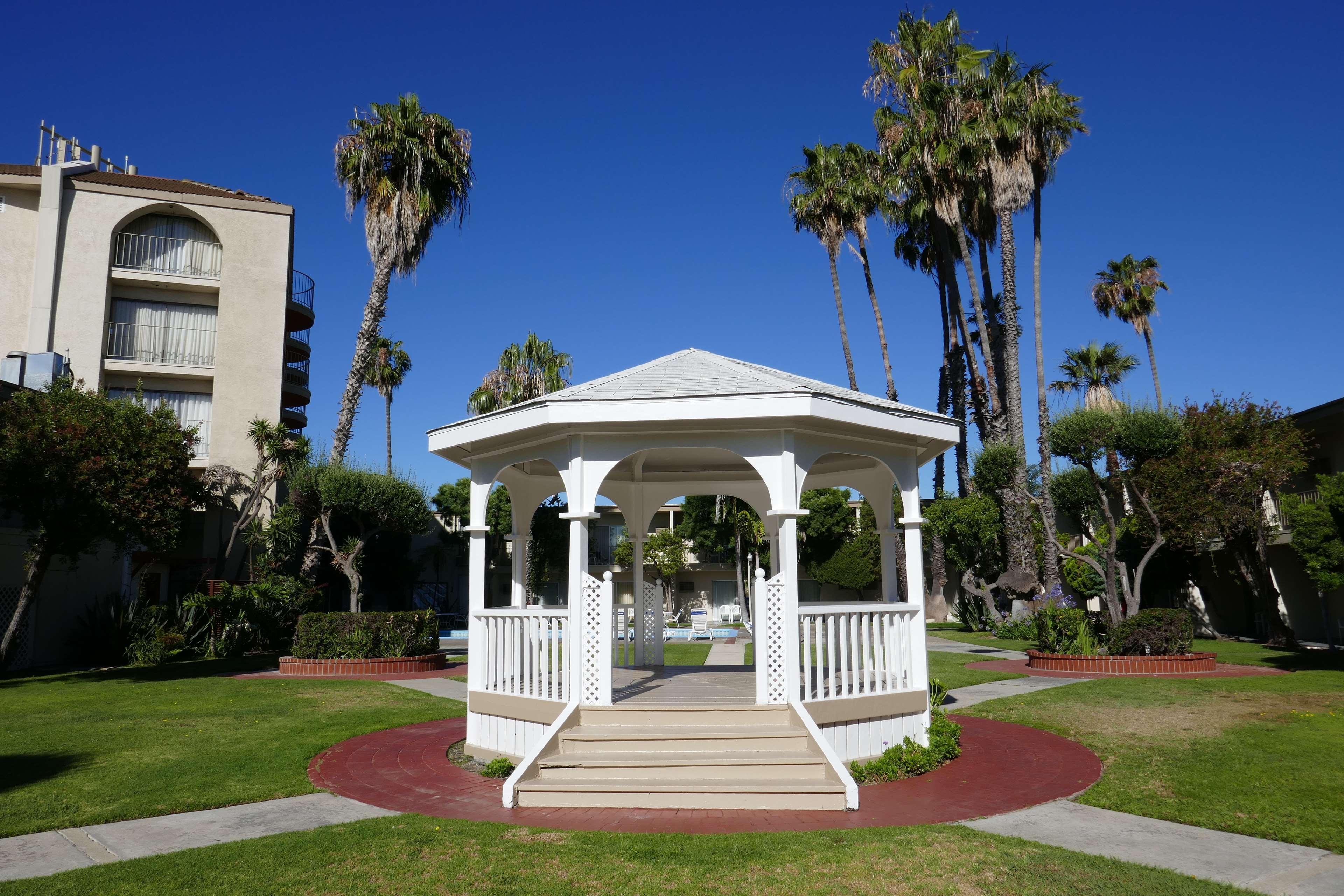 Best Western Golden Sails Hotel Long Beach Exterior photo