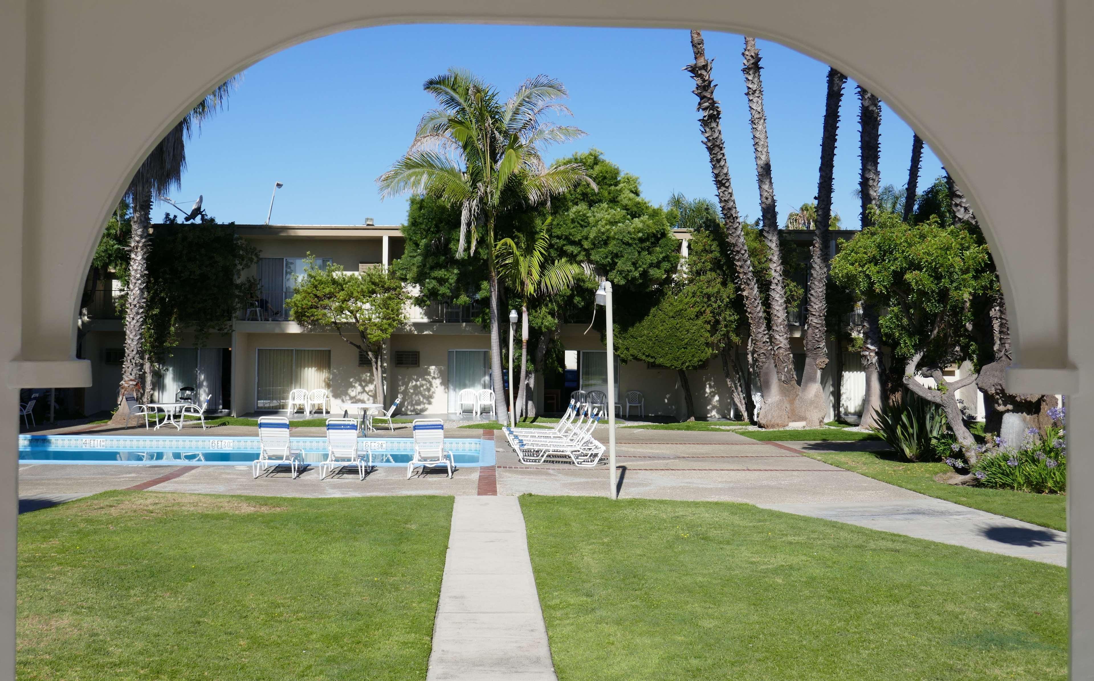 Best Western Golden Sails Hotel Long Beach Exterior photo